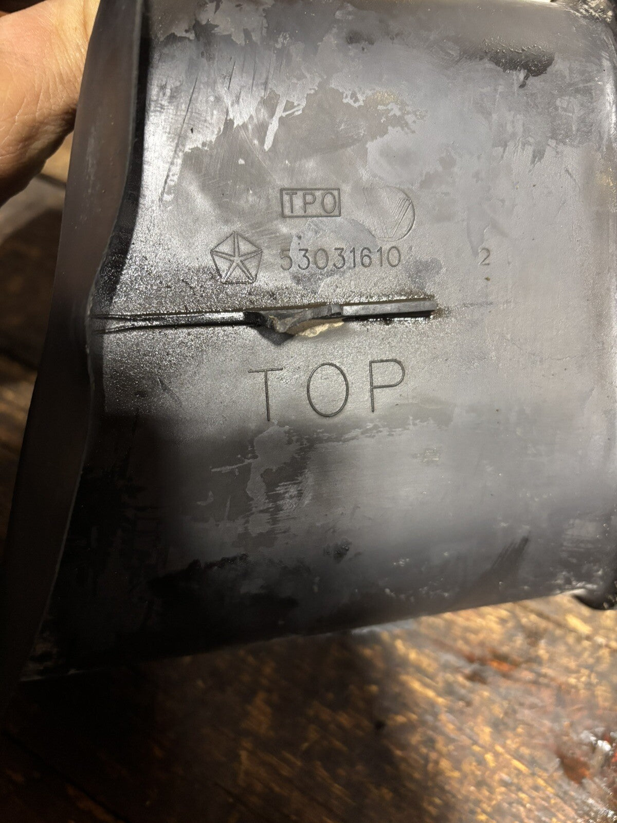 1994 - 2002 DODGE RAM 2ND GEN CUMMINS INNER FENDER AIR DUCT TO AIR BOX 53031610