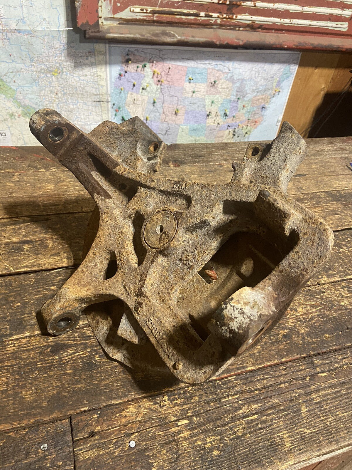 1994 - 1998 DODGE RAM 2500 CUMMINS 2WD STEERING KNUCKLE SPINDLE PASSENGER SIDE