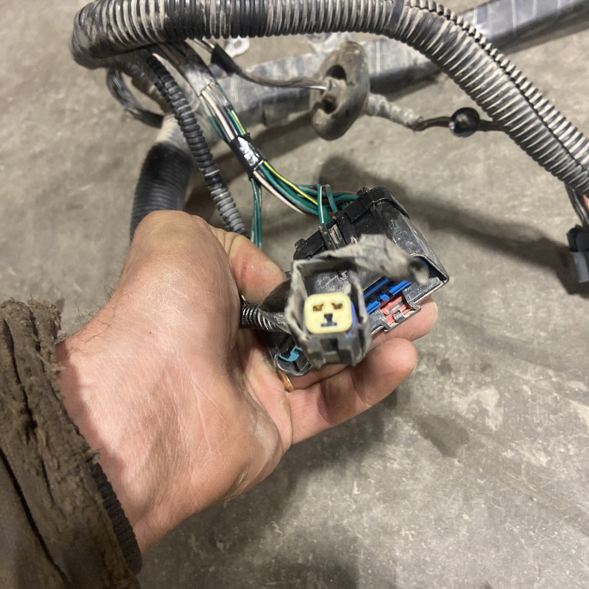 2005 DODGE RAM 2500 3500 CUMMINS ENGINE BAY HARNESS 56051233AD