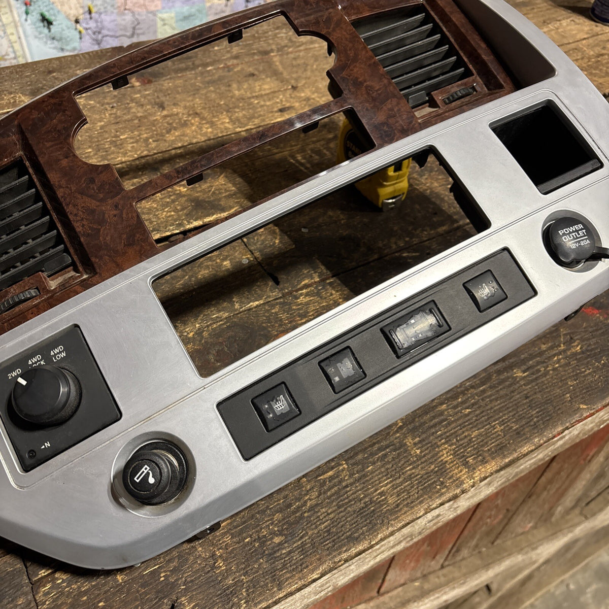 Oem Nice! 2006 - 2009 DODGE RAM WOODGRAIN CENTER DASH BEZEL SURROUND LARAMIE