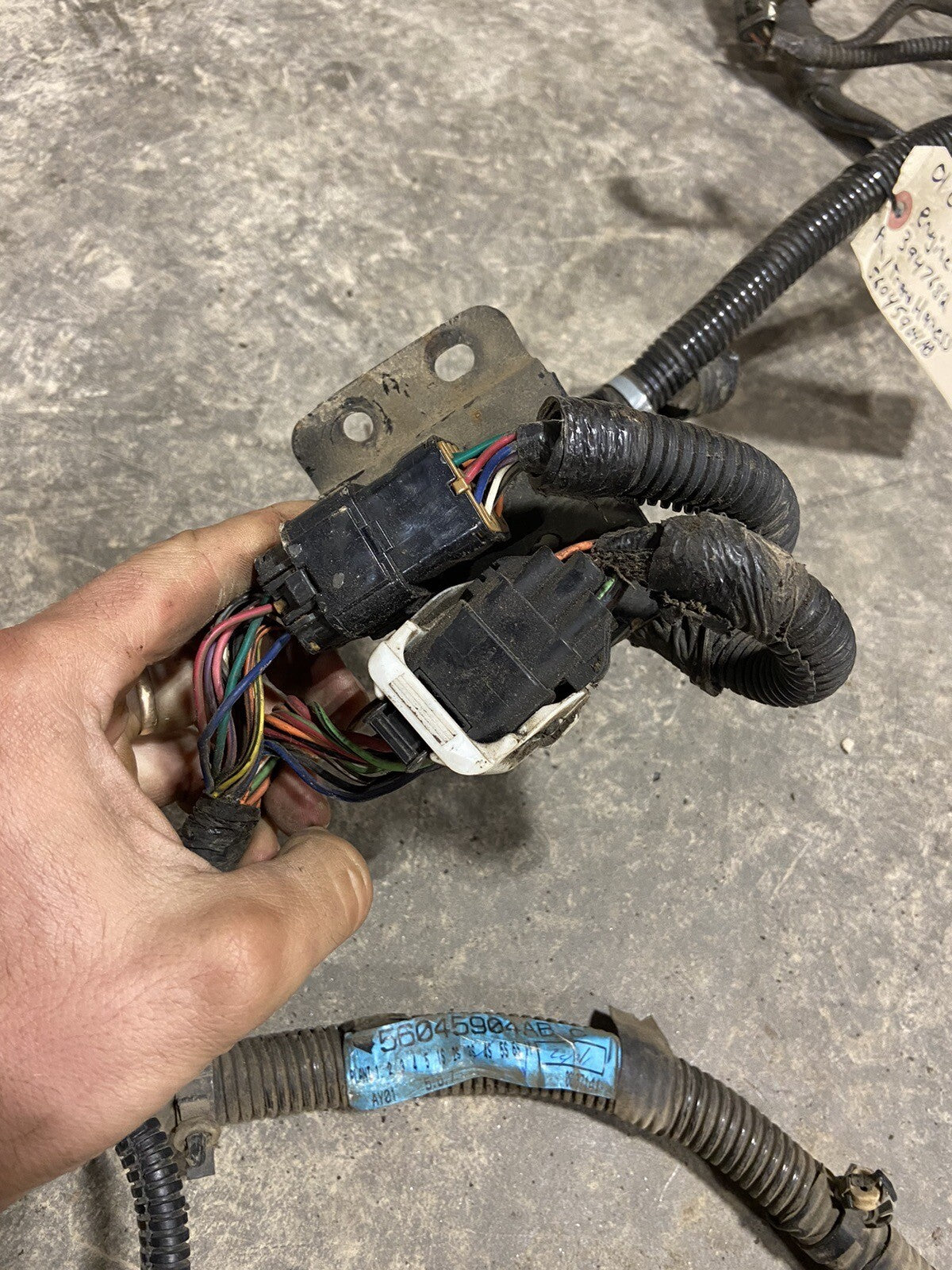 2001 DODGE RAM 2500 3500 CUMMINS ENGINE +PCM-STD TRANS HARNESS 3947682, 56045904