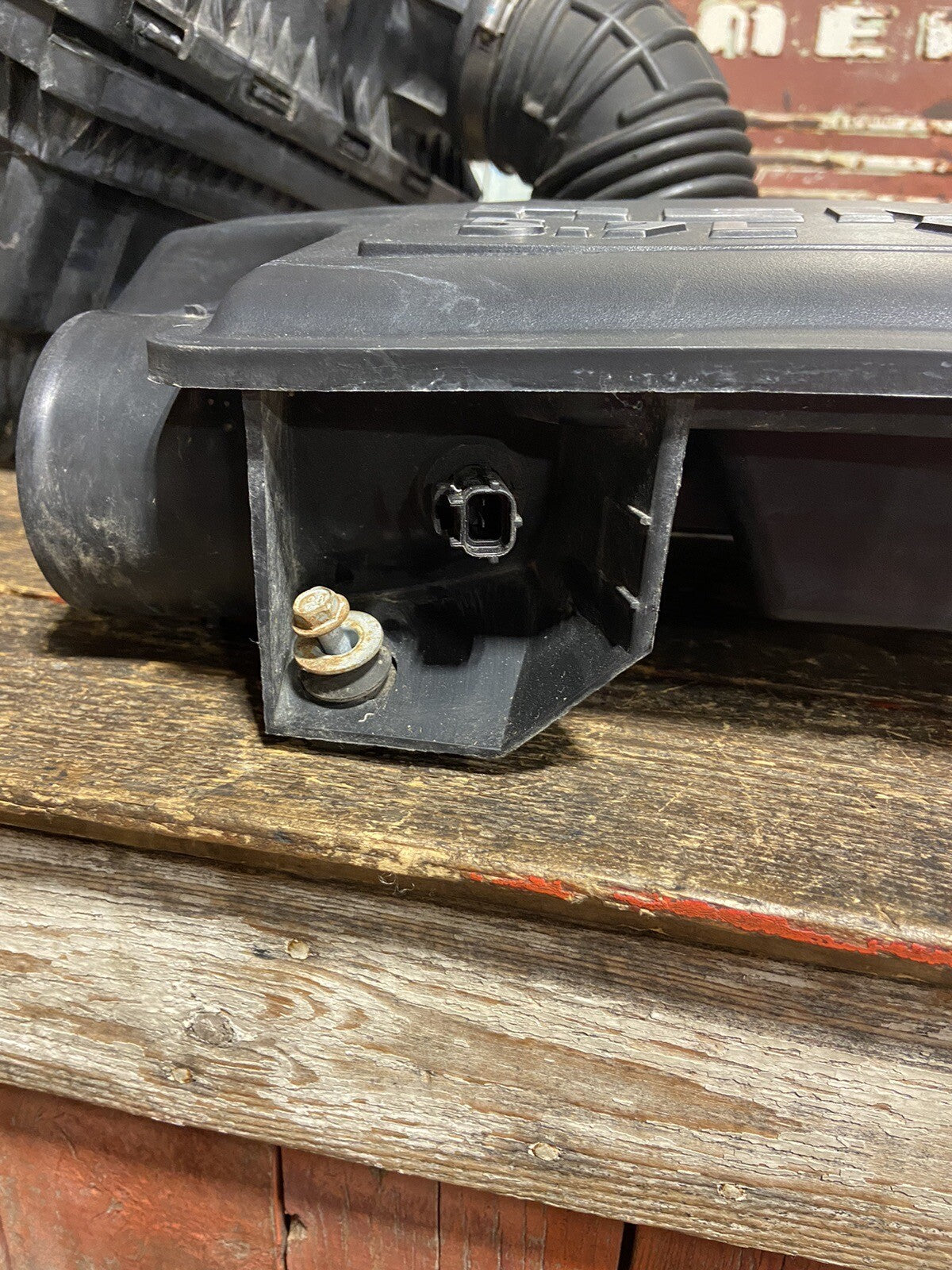 2006 - 2008 DODGE RAM 1500 2500 5.7L HEMI OEM AIR FILTER HOUSING INTAKE SET