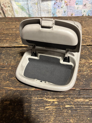 1999 2000 2001 2002 DODGE RAM 2500 3500 OVERHEAD CONSOLE SUNGLASSES HOLDER LIGHT