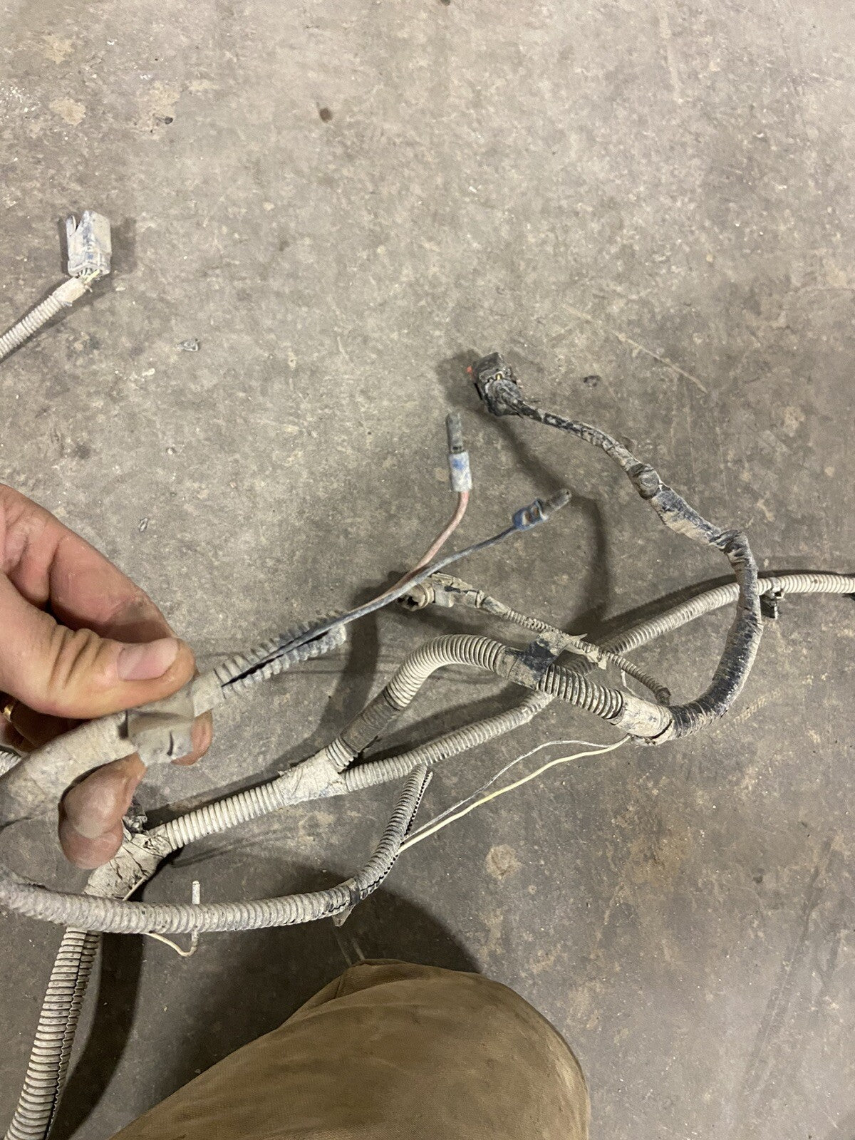 2005 DODGE RAM 3500 4DOOR LONGBOX CUMMINS FRAME CHASSIS WIRING HARNESS 56051414
