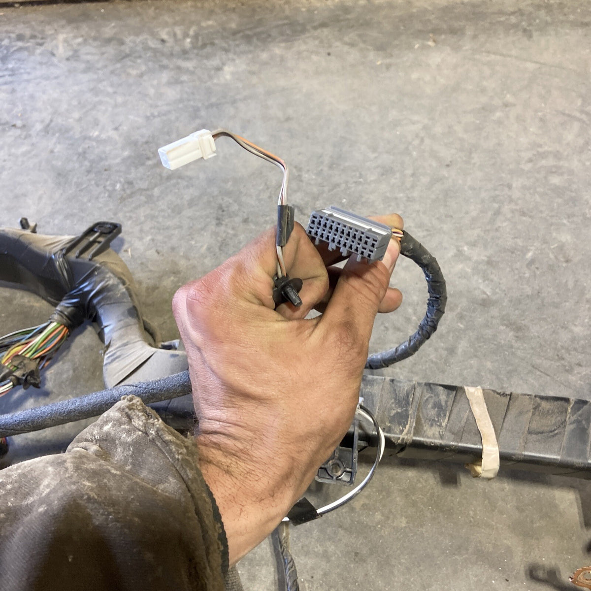 2005 DODGE RAM 2500 3500 CUMMINS AUTOMATIC HEATED SEATS DASH HARNESS 56051215AB 