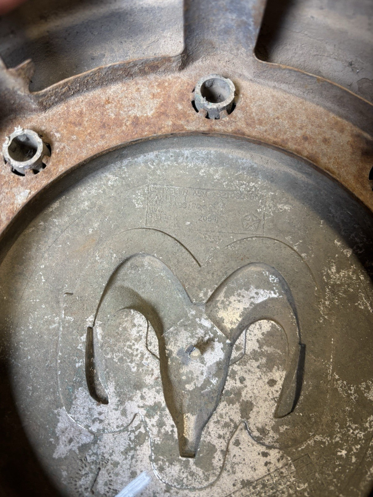 2003 - 2012 DODGE RAM 3500 DUALLY FRONT HUB CENTER CAP 52106876