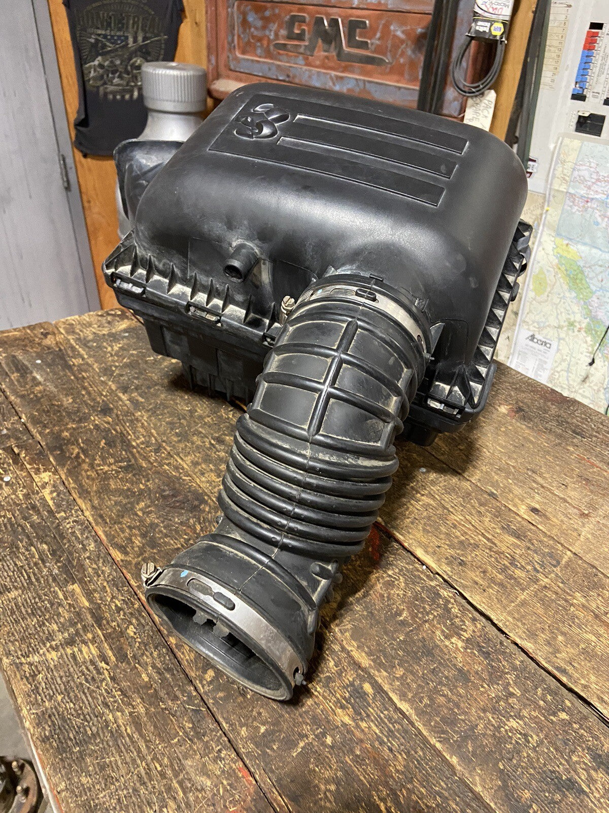 2006 - 2008 DODGE RAM 1500 2500 5.7L HEMI OEM AIR FILTER HOUSING INTAKE SET