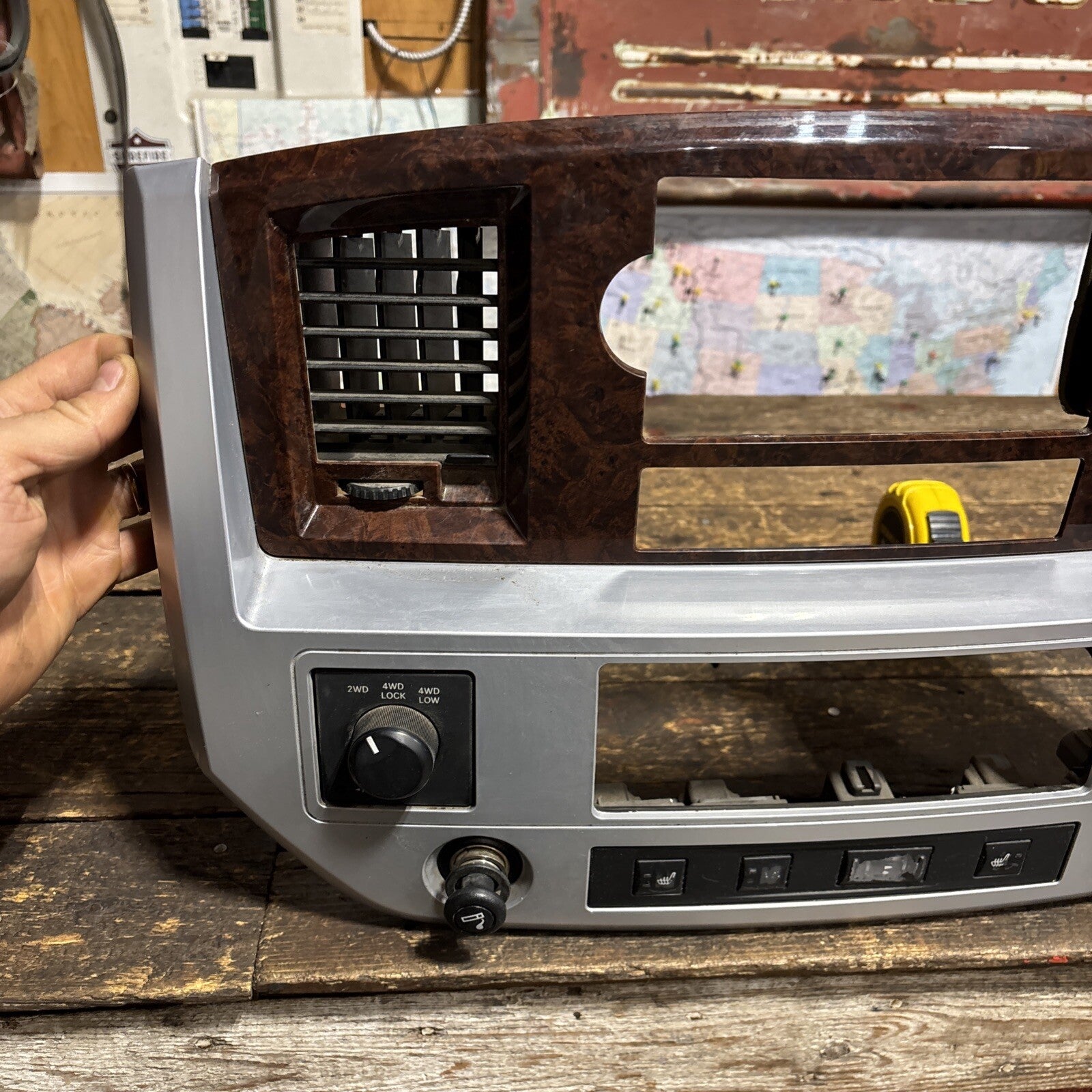 Oem Nice! 2006 - 2009 DODGE RAM WOODGRAIN CENTER DASH BEZEL SURROUND LARAMIE
