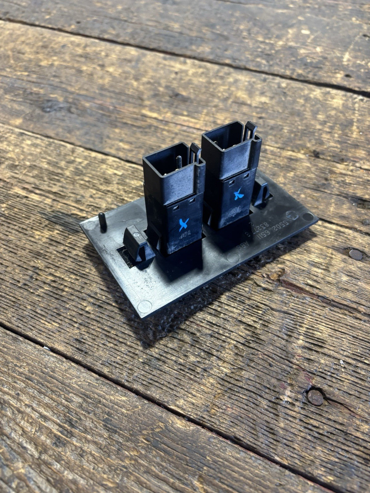 1991 1992 1993 DODGE RAM CUMMINS OVERDRIVE ON OFF SWITCH CARGO LIGHT 55026511