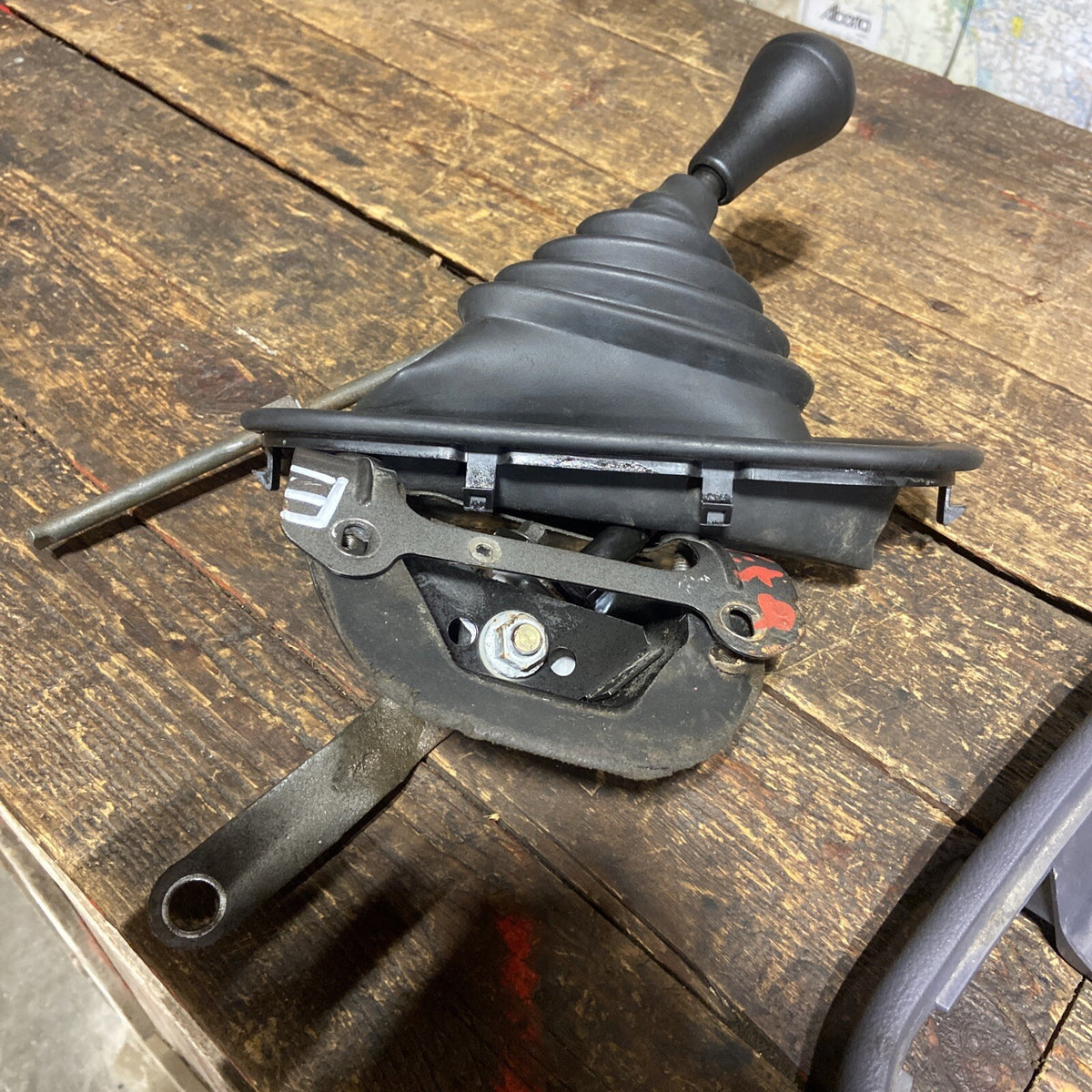 1998 - 2002 DODGE RAM 2500 3500 CUMMINS 4X4 SHIFTER  ASSEMBLY LIGHT GREY COVER