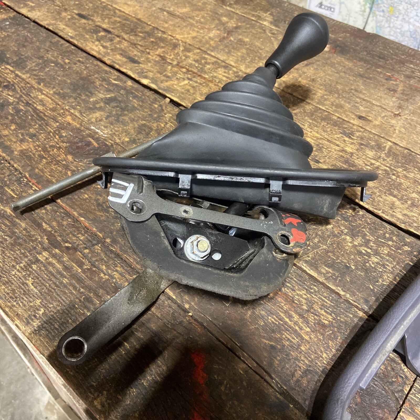 1998 - 2002 DODGE RAM 2500 3500 CUMMINS 4X4 SHIFTER  ASSEMBLY LIGHT GREY COVER