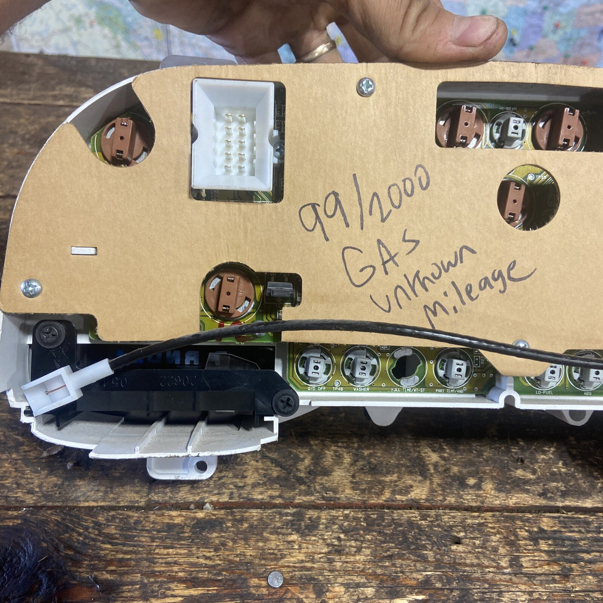 1999 2000 DODGE RAM 1500 2500 3500 GAS AUTO INSTRUMENT GAUGE CLUSTER 56020620