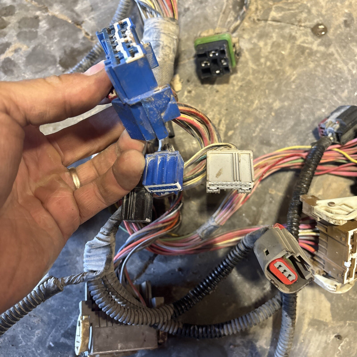 2008 DODGE RAM 2500 3500 6.7L CUMMINS 6spd G56 ENGINE BAY HARNESS 68035301ac