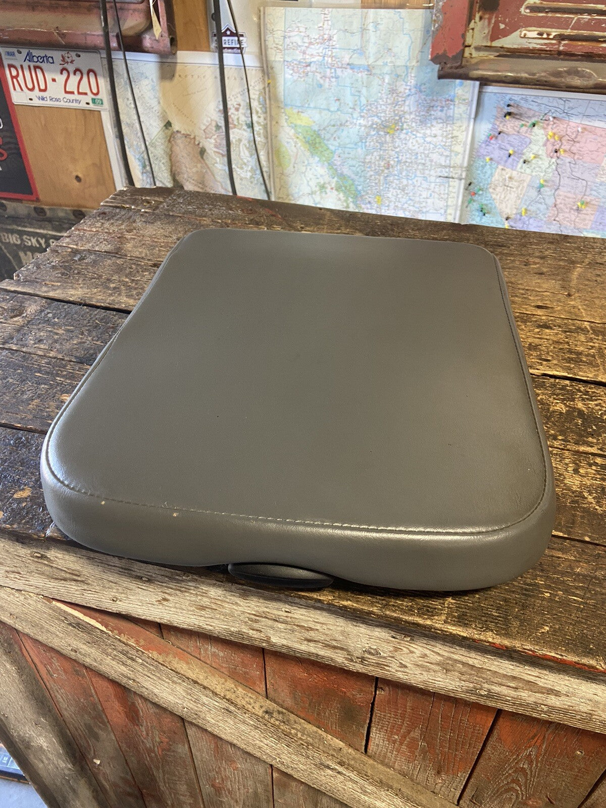 2006 - 2009 DODGE RAM 1500 2500 3500 CUMMINS CENTER CONSOLE LID GREY