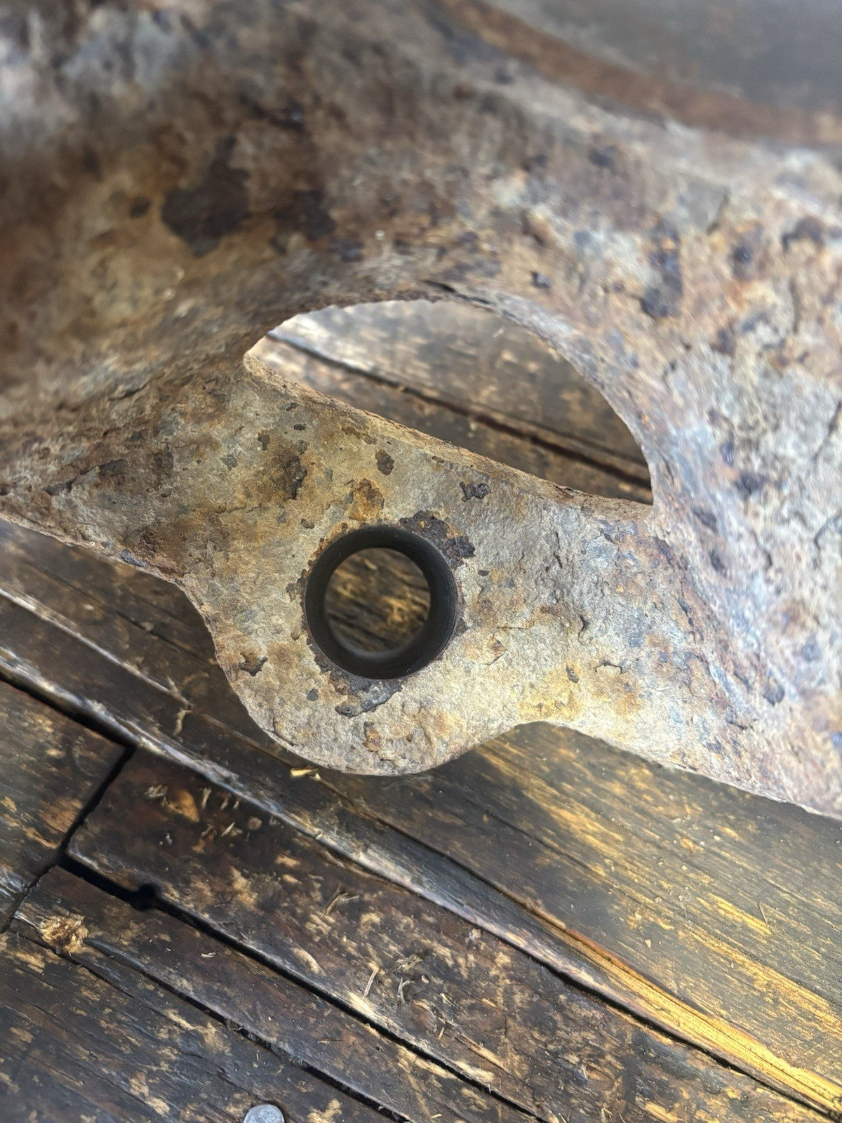 DRIVER SIDE STEERING KNUCKLE 99-02 DANA 60 DODGE RAM 2500/3500 CUMMINS OR GAS