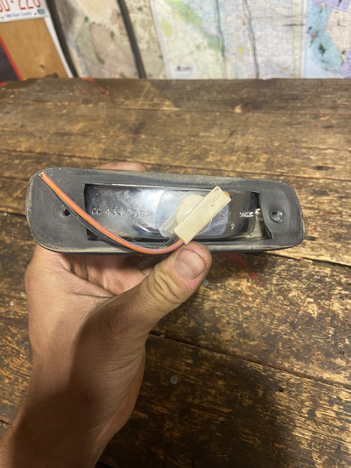 1ST GEN DODGE 1989-1993 RAM 150 250 350 REGULAR CAB 3RD BRAKE LIGHT 4357562