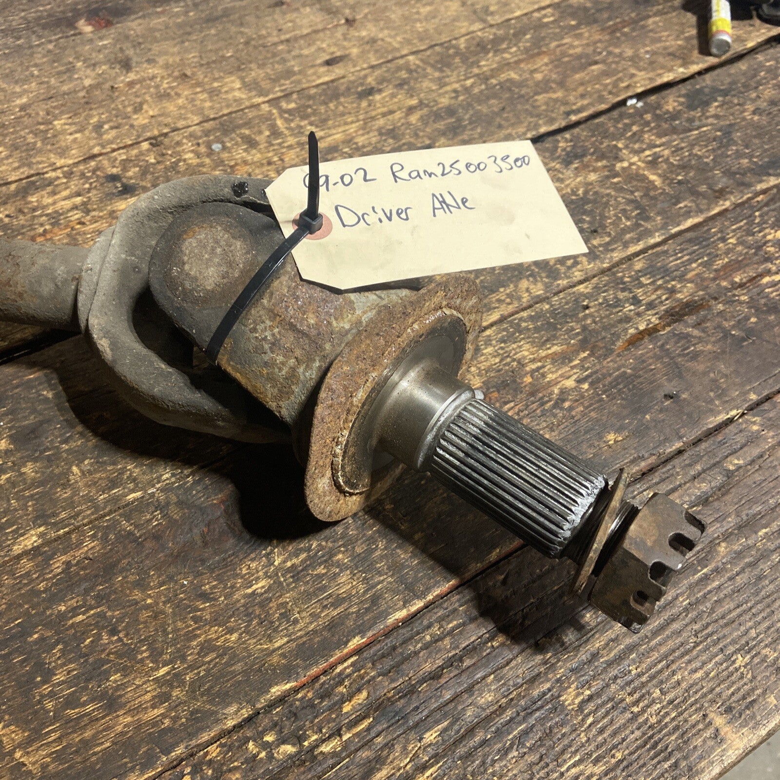 1999-2002 DODGE RAM 2500 3500 DRIVER DRIVERS SIDE FRONT AXLE WITH STUB SHAFT