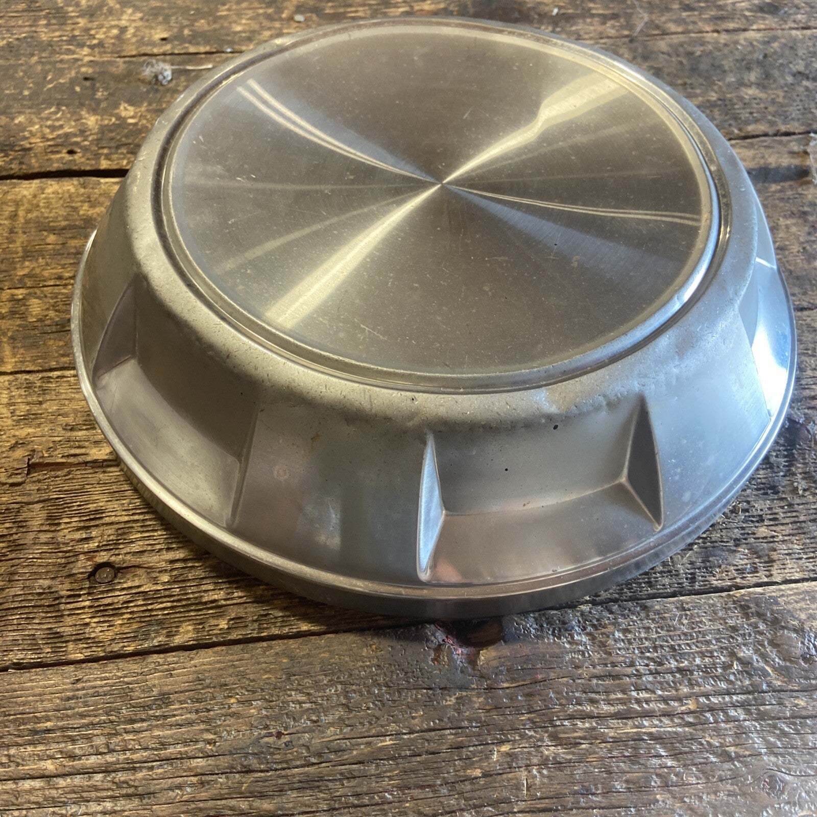 OEM 1989 - 1993 DODGE RAM 250 1ST GEN CUMMINS 2WD HUB CAP