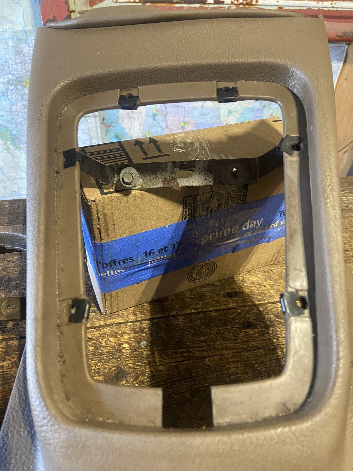 1998-2002 DODGE RAM 2500 3500 SHIFTER SURROUND CONSOLE CUPHOLDER BOOTS TAN