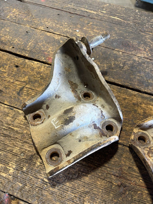 1989-1993 DODGE RAM 250 350 CUMMINS REAR LEAFSPRING SADDLE UBOLT / SHOCK MOUNTS