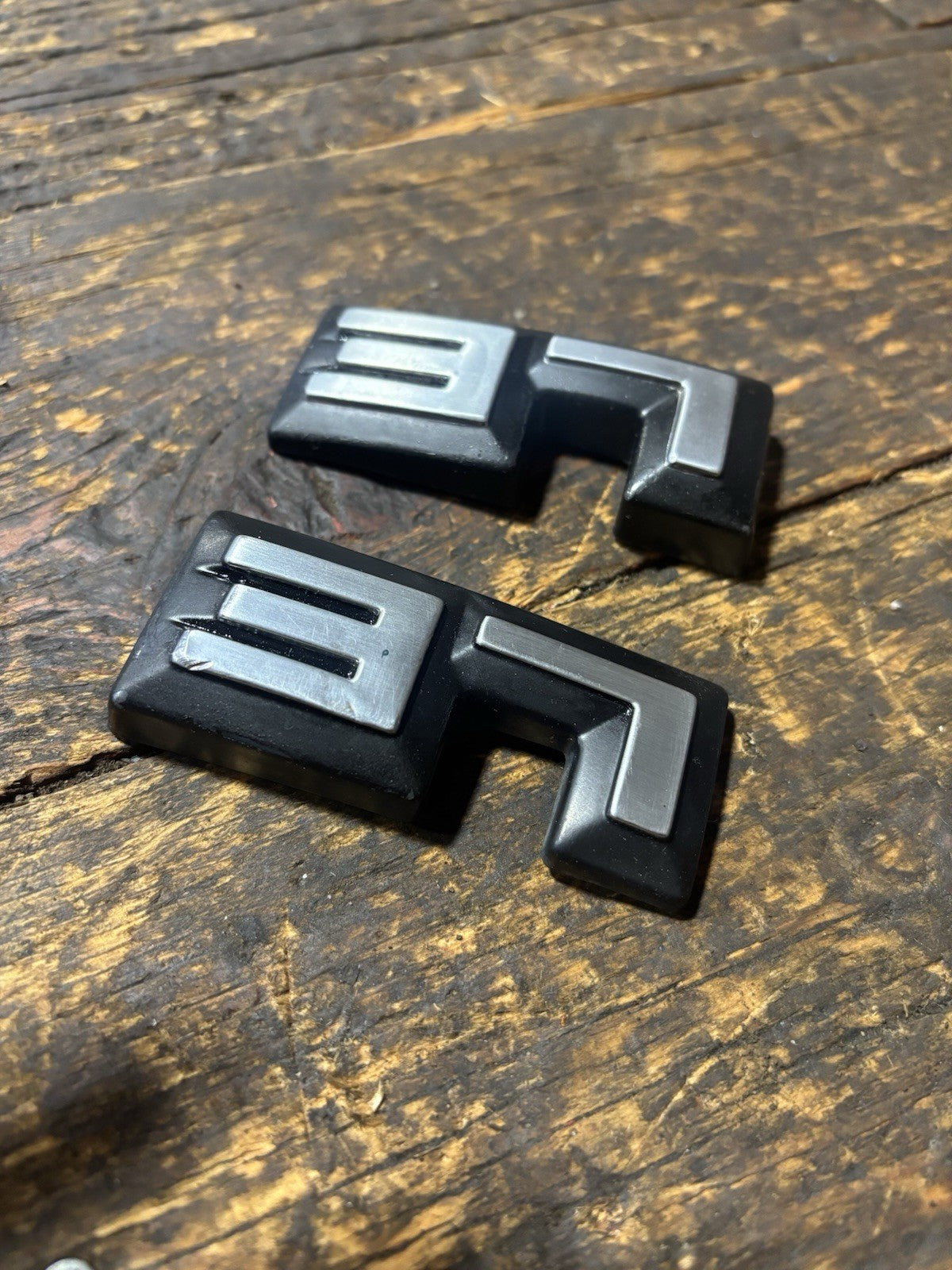 1989-1993 DODGE RAM CUMMINS LE BADGES EMBLEMS SET 55029269LH 55029268RH