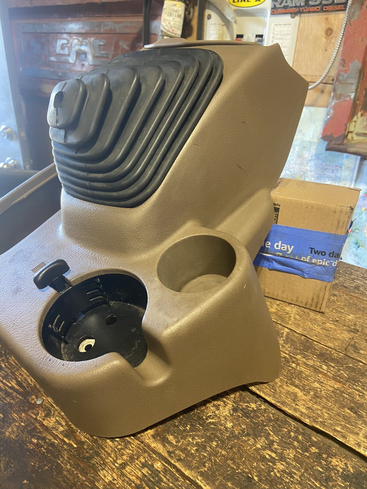 1998-2002 DODGE RAM 2500 3500 SHIFTER SURROUND CONSOLE CUPHOLDER BOOTS TAN