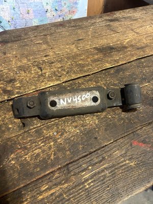 1994 - 2002 DODGE RAM 2500 3500 NV4500 NV 4500 TRANSMISSION BRACKET 52019641