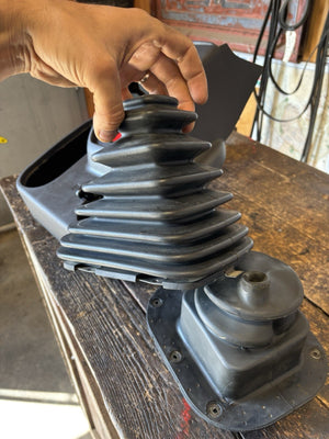 1998-2002 DODGE RAM 2500 3500 SHIFTER SURROUND CONSOLE CUPHOLDER BOOTS DARK GREY