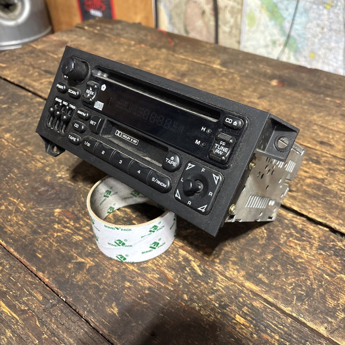 1994 - 2002 DODGE RAM 1500 2500 3500 OEM RADIO CD TAPE CASSETTE PLAYER P04704383