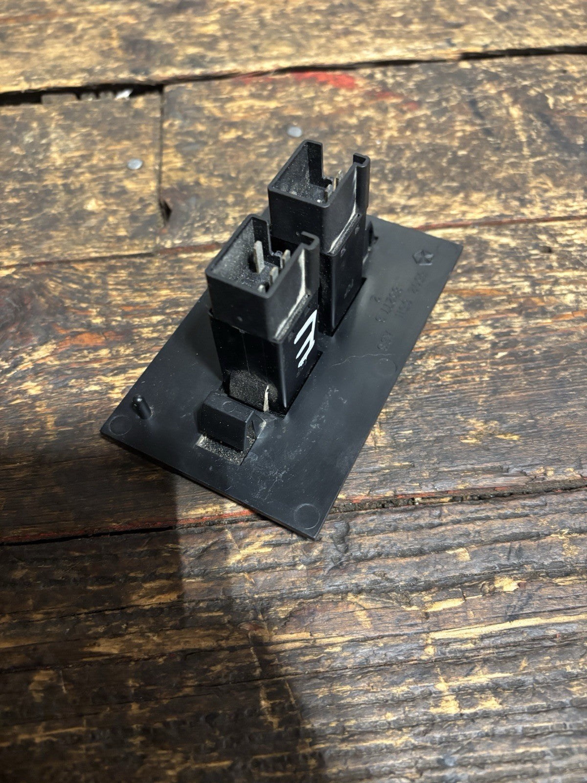 1991 1992 1993 DODGE RAM CUMMINS OVERDRIVE ON OFF SWITCH CARGO LIGHT 55026511