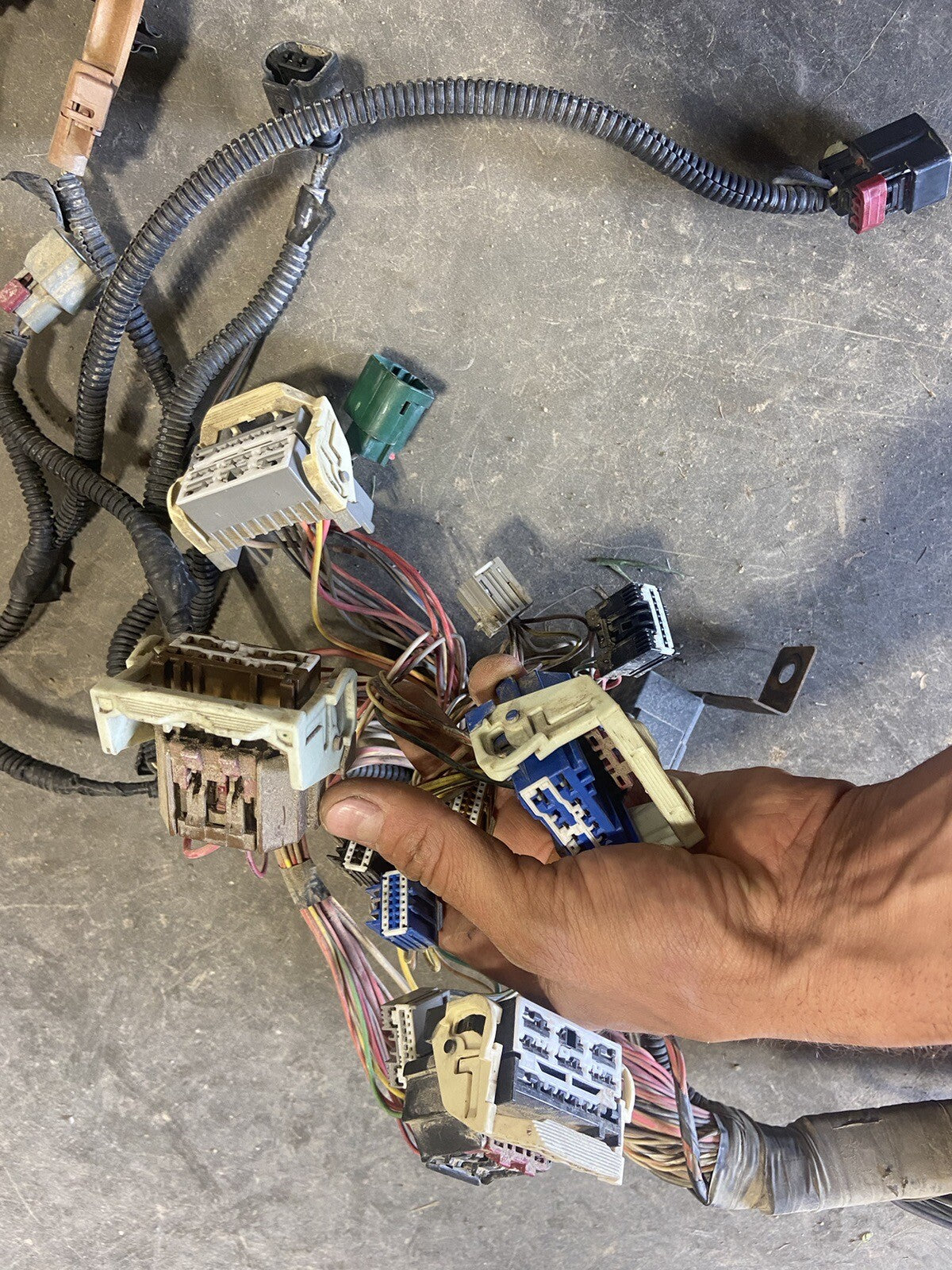 2007 .5 2008 DODGE RAM 2500 3500 6.7L CUMMINS AUTO ENGINE BAY HARNESS 56055299