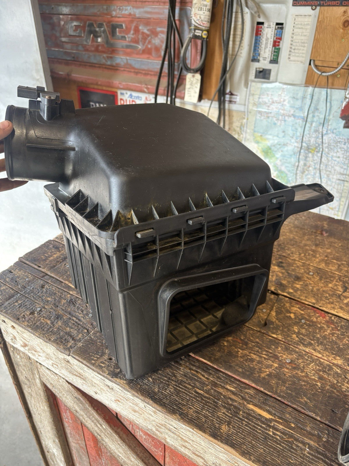 OEM 2003 - 2007 DODGE RAM 2500 3500 CUMMINS 5.9L AIR BOX FILTER HOUSING ASSEMBLY