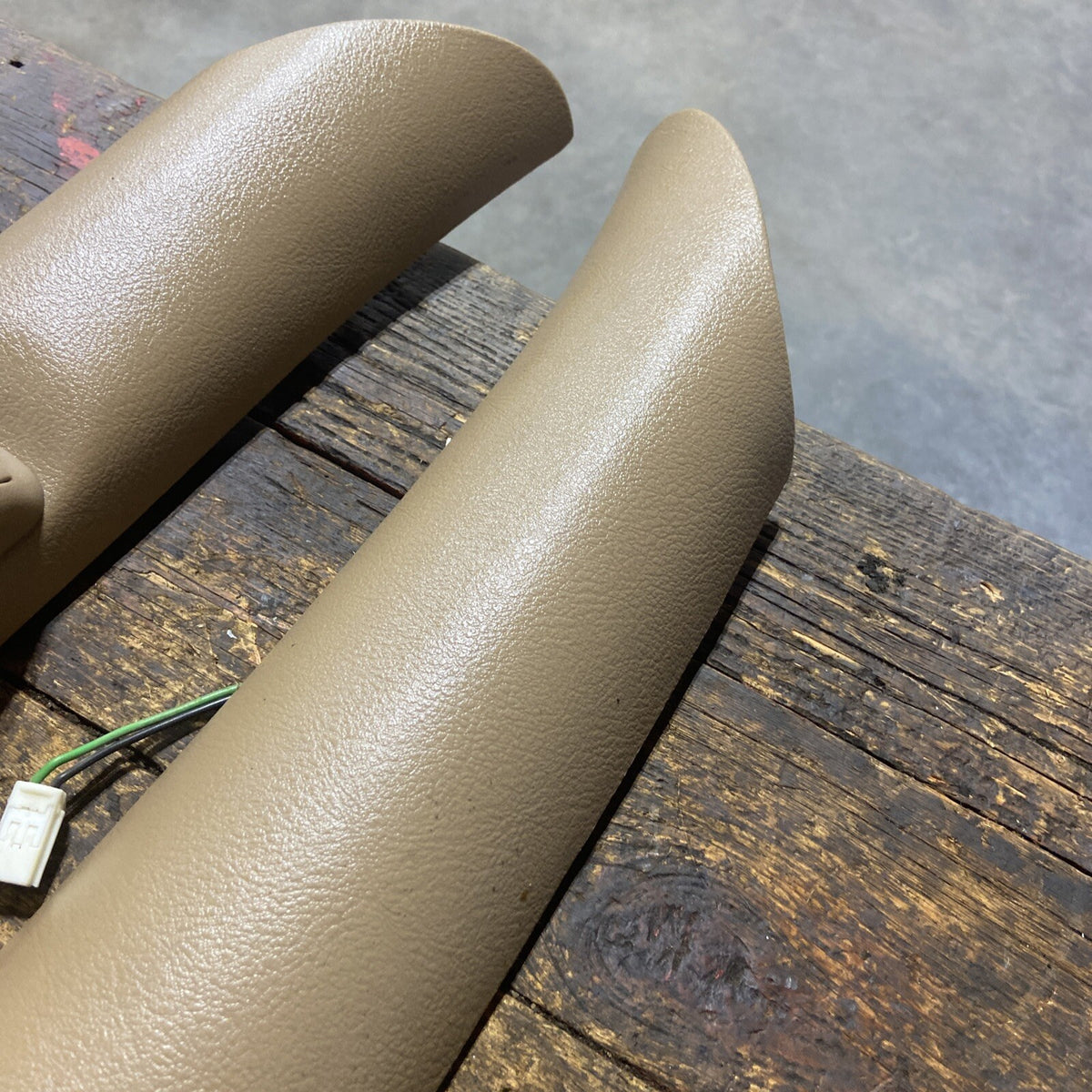 1998 - 2002 DODGE RAM 2500 3500 TAN BROWN OEM A PILLAR SET WITH TWEETER SPEAKERS