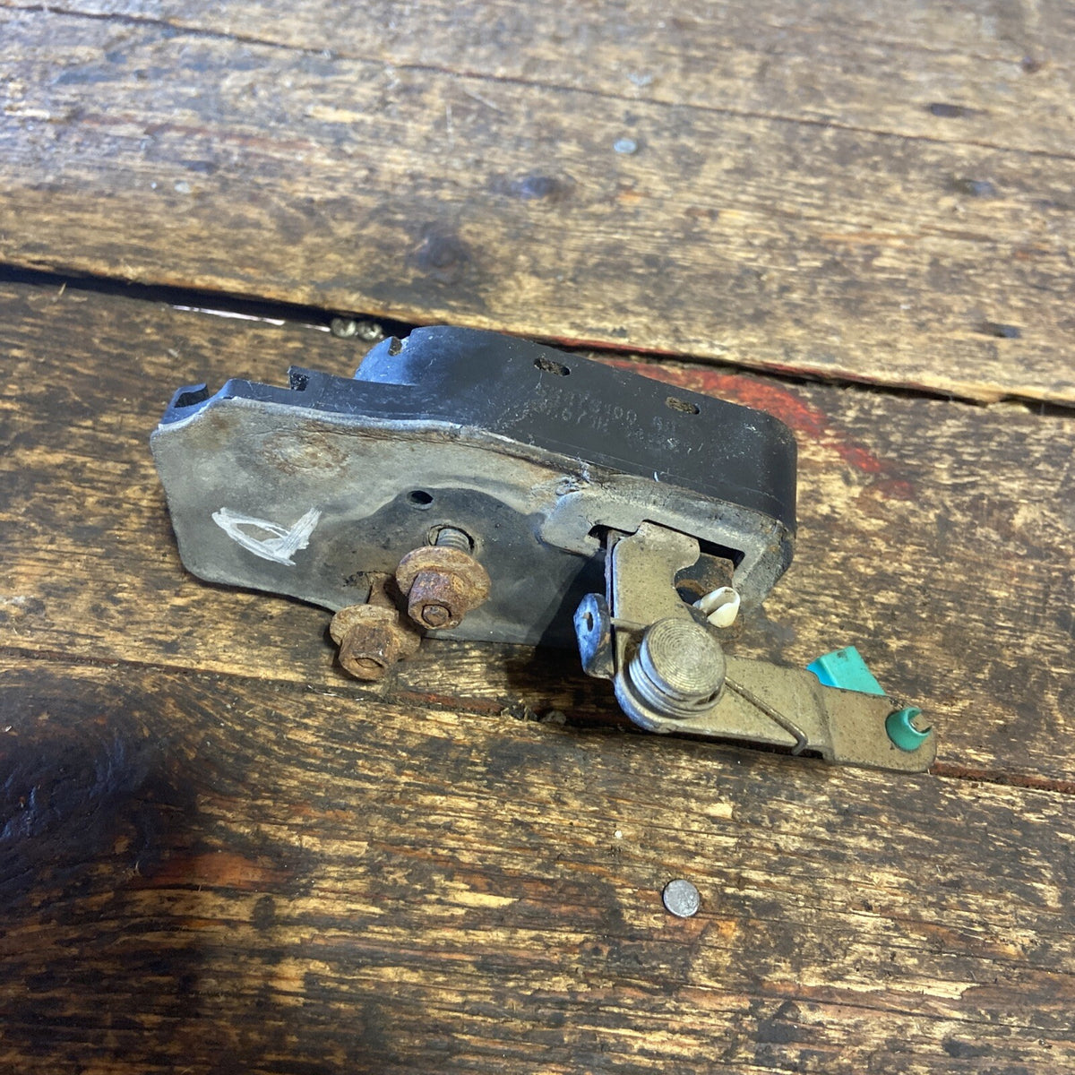 1998-2002 DODGE RAM 2500 3500 REAR PASSENGER LOWER DOOR LATCH WORKS GOOD