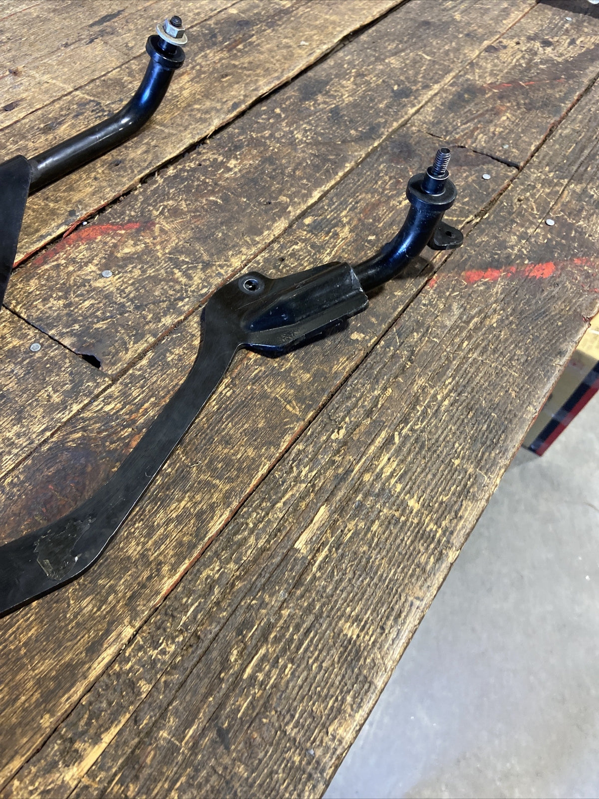 2004 .5 -2009 DODGE RAM 2500 3500 5.9L 6.7 CUMMINS ENGINE TO FAN SHROUD BRACKETS