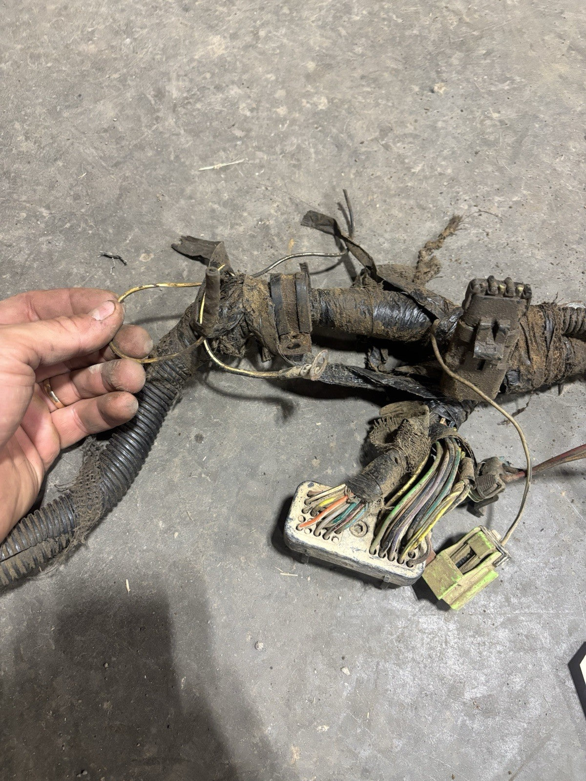 2002 DODGE RAM 2500 3500 CUMMINS MANUAL COMPLETE ENGINE WIRING HARNESS 3949898