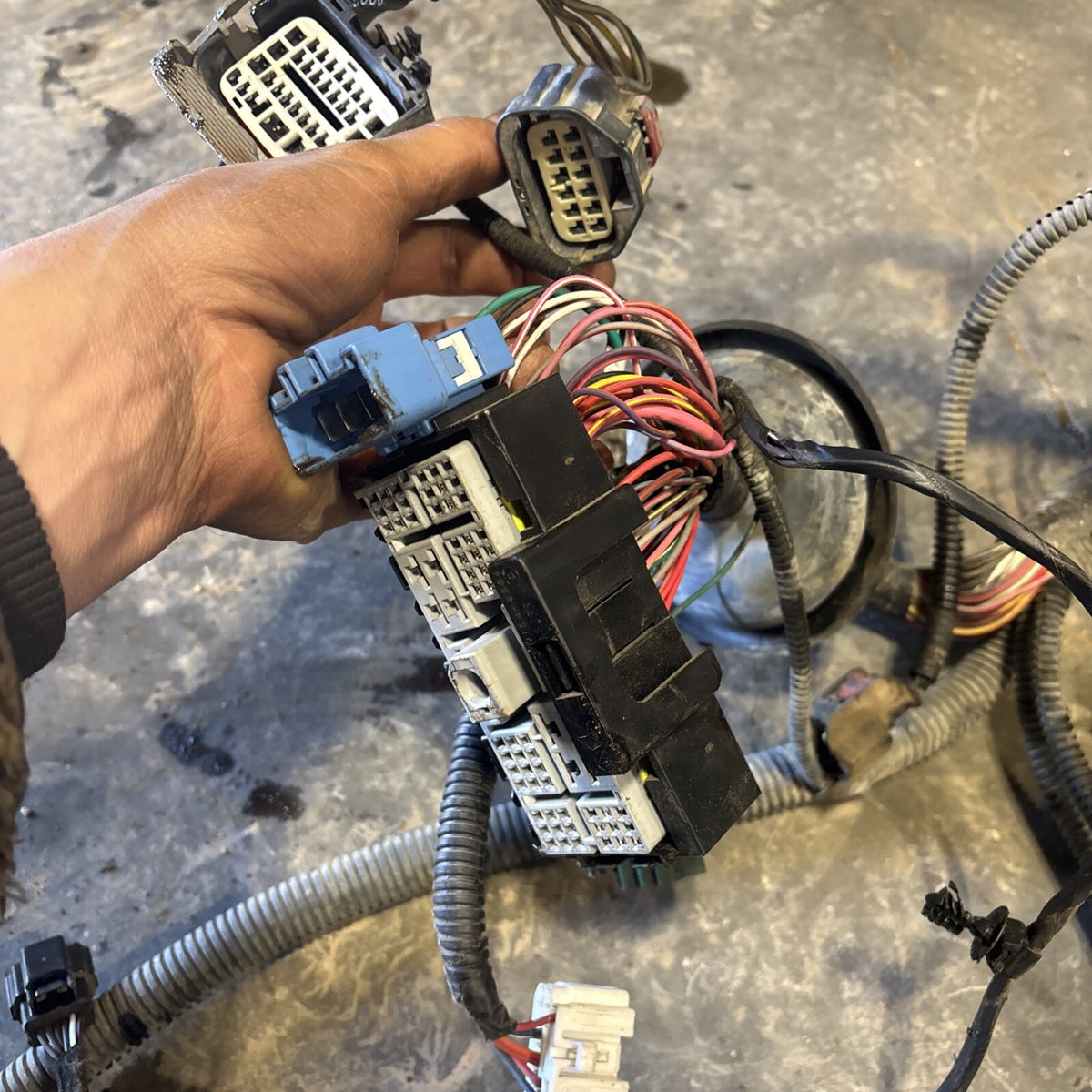 2008 DODGE RAM 2500 3500 6.7L CUMMINS 6spd G56 ENGINE BAY HARNESS 68035301ac