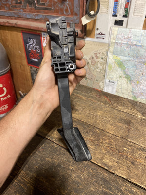 2006 DODGE RAM 2500 3500 5.9l CUMMINS ACCELERATOR GAS PEDAL 53032794ab