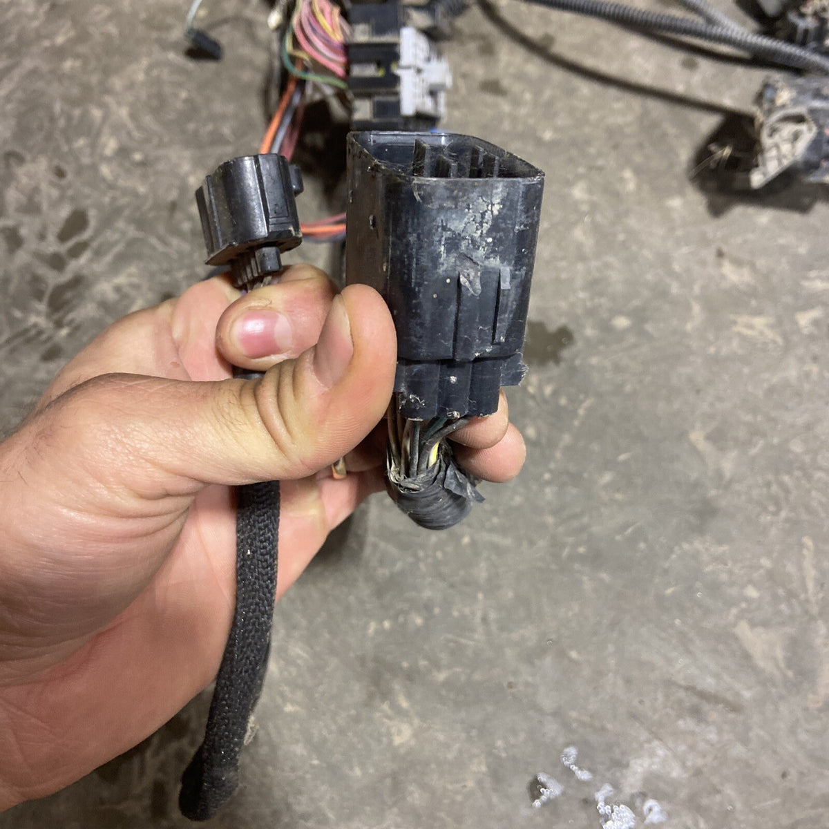 2006 DODGE RAM 2500 3500 CUMMINS ENGINE BAY WIRING HARNESS 56051330AD