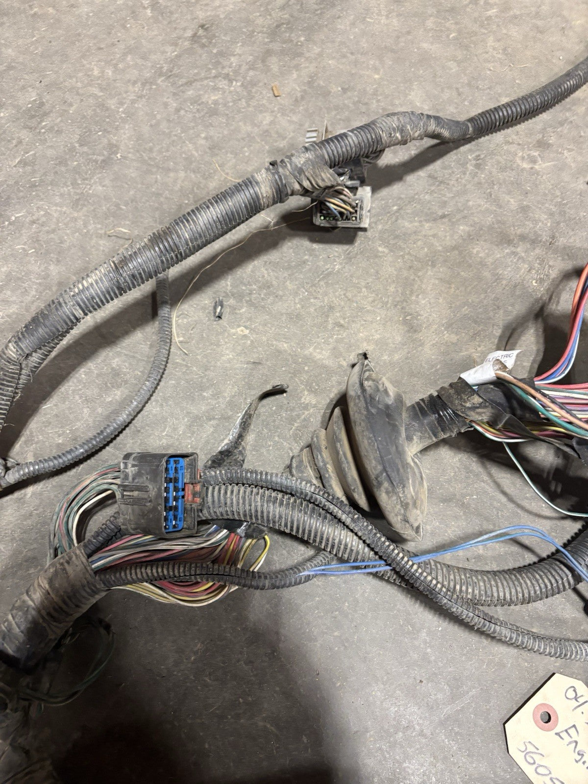 2004 2005 DODGE RAM CUMMINS ENGINE BAY WIRING HARNESS 56051898AA