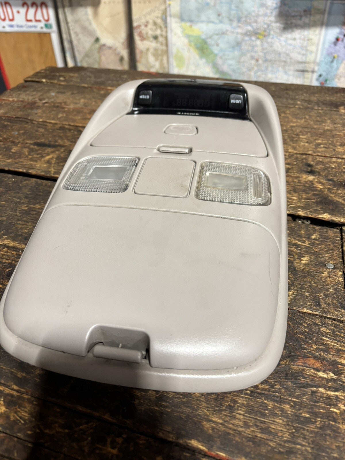 1999 2000 2001 2002 DODGE RAM OVERHEAD CONSOLE TEMP DISPLAY SUNGLASS HOLDER 