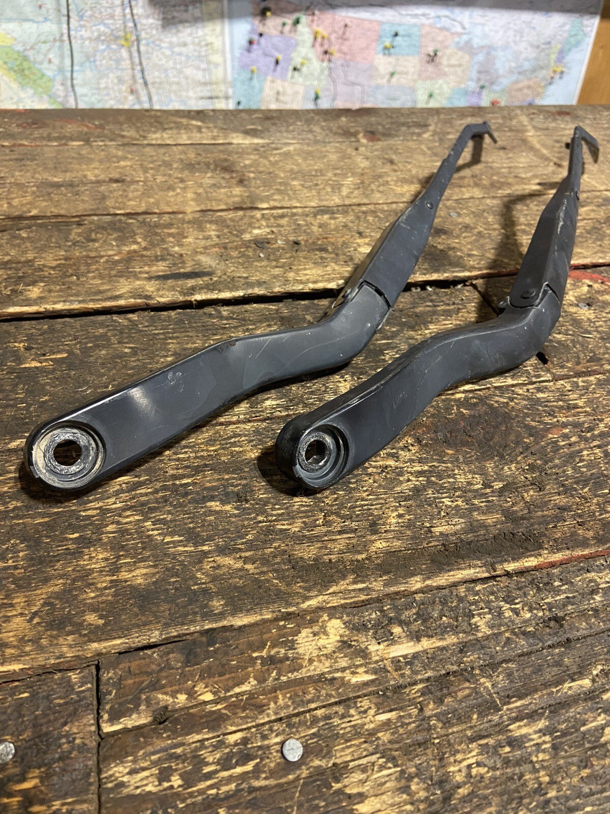 2010 - 2012 DODGE RAM 2500 3500 WIPER ARMS SET PAIR 55277449AC 55277450AB