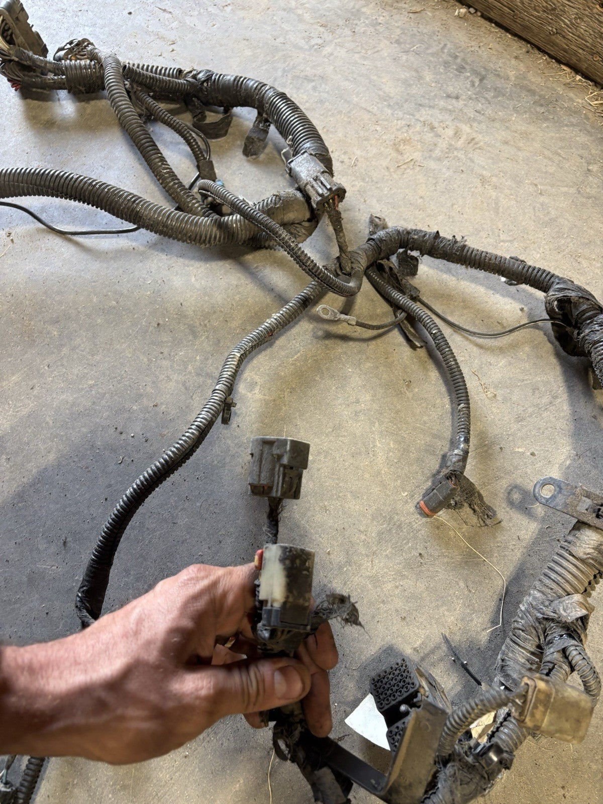 2007 .5 2008 DODGE RAM 6.7L AUTO CUMMINS ENGINE WIRING HARNESS 4946174