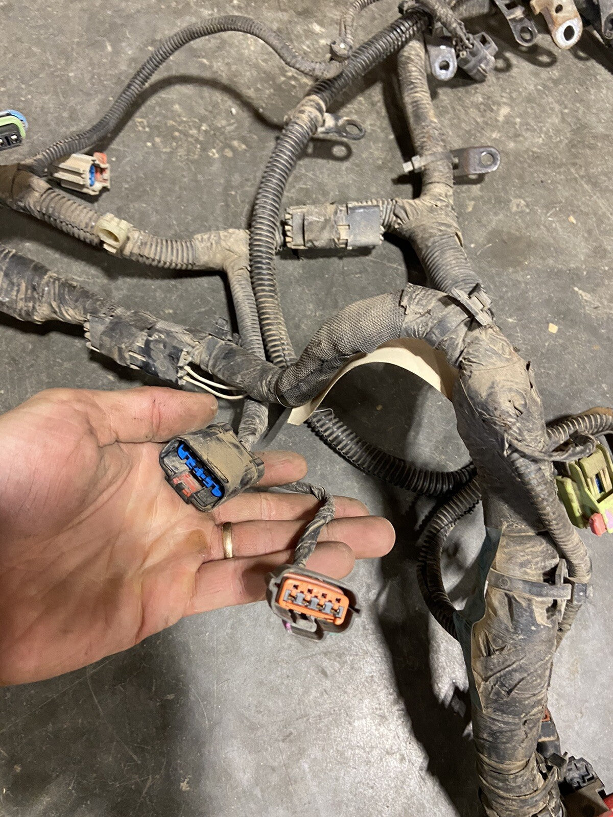 2010 DODGE RAM 2500 3500 6.7L CUMMINS FRONT HALF OF ENGINE HARNESS PN 5266138