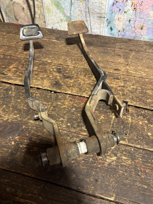 1994-1997 DODGE RAM 1500 2500 3500 CLUTCH & BRAKE PEDAL SET 52009570 / 52078206