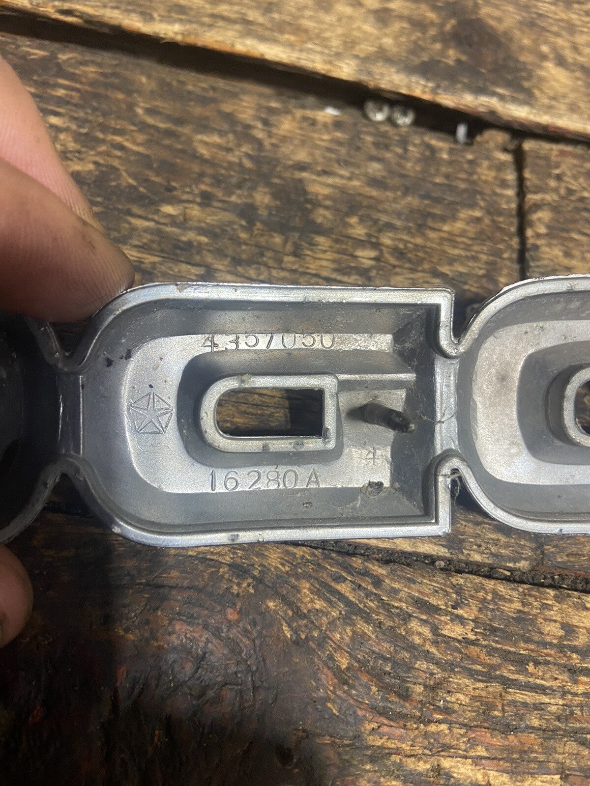 1ST GEN DODGE HOOD EMBLEM BADGE 1989 - 1993 RAM 250 350 CUMMINS 4357050