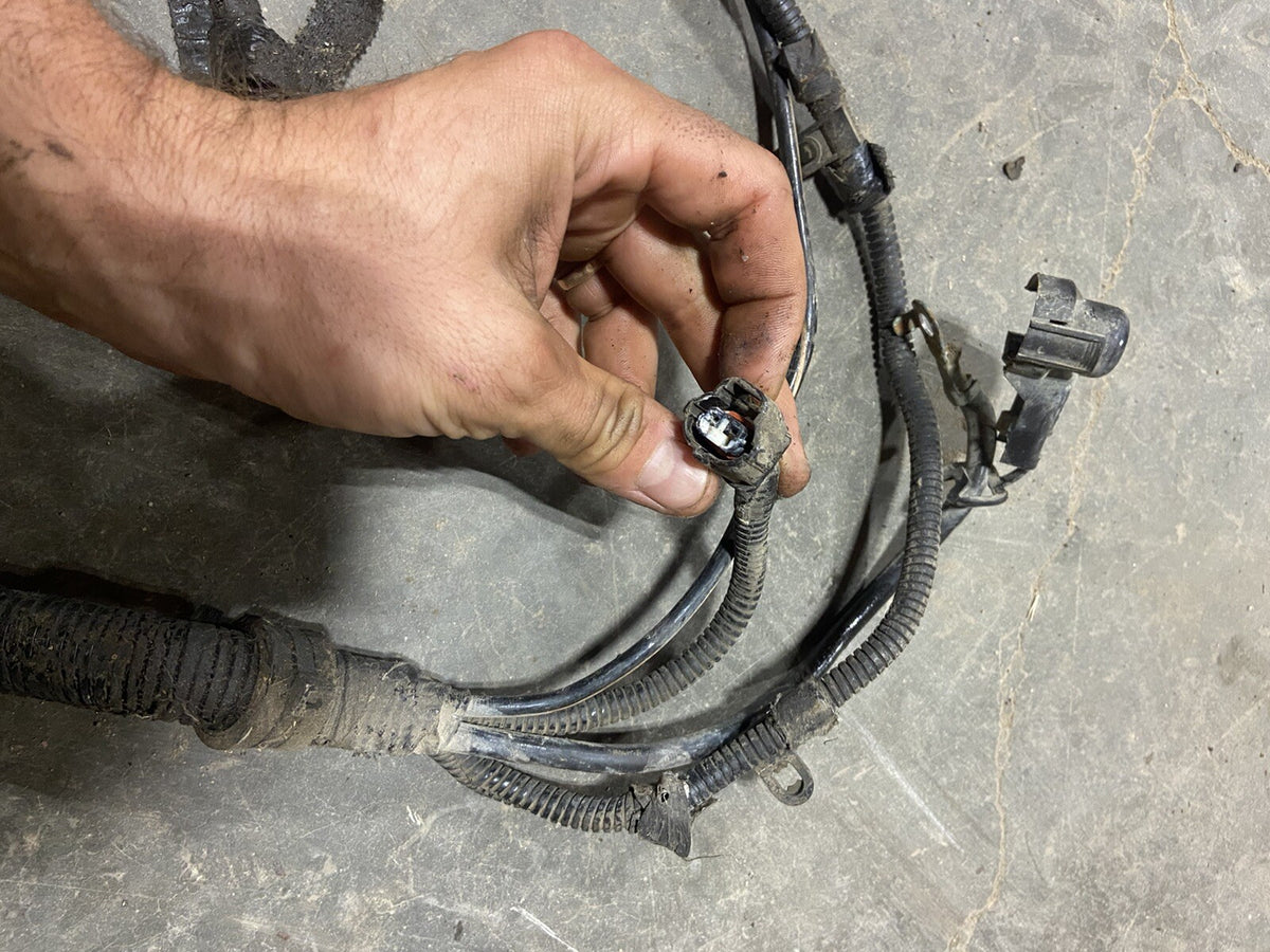 2001 DODGE RAM 24V CUMMINS AUTOMATIC COMPLETE ENGINE PCM / TRANS HARNESS 3947201