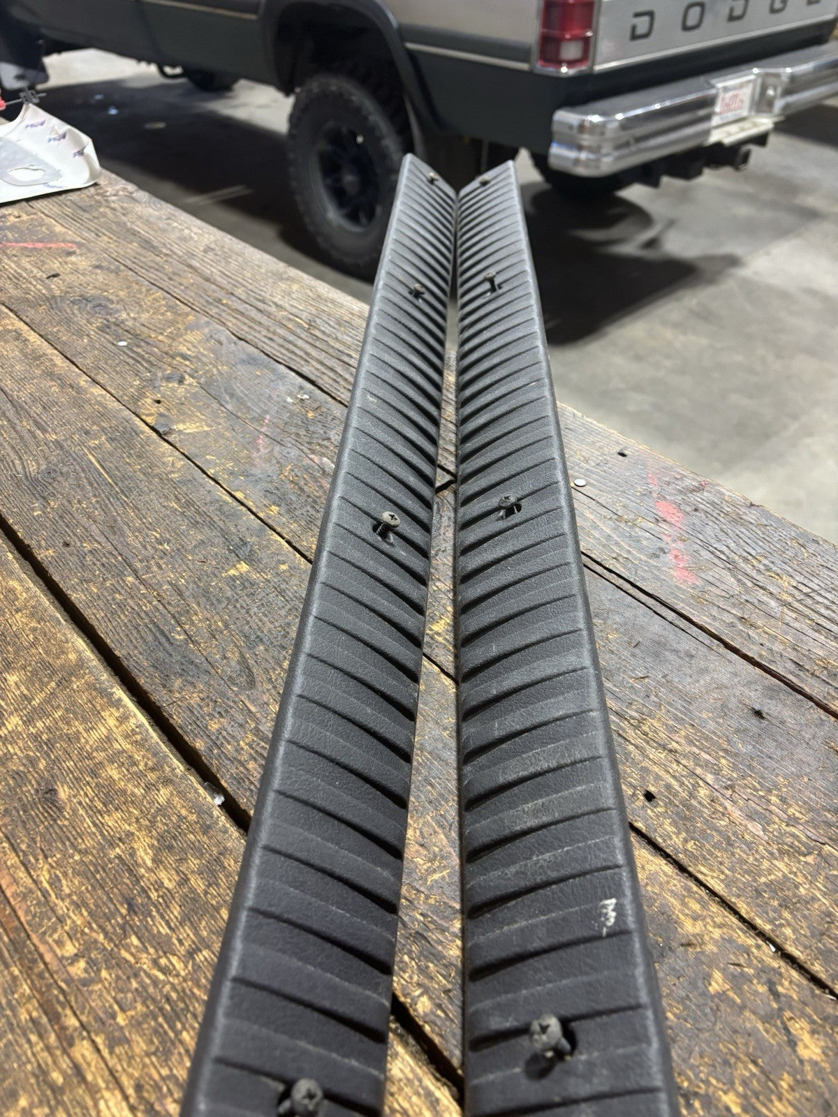 NICE 1998-2002 DODGE RAM 2500 3500 SET OF DARK GREY FLOOR TRIM FOR EXTENDED CAB