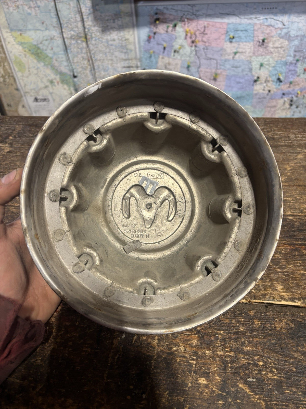 1994 - 1999 DODGE RAM 2500 WHEEL CENTER HUB CAP COVER 52039264