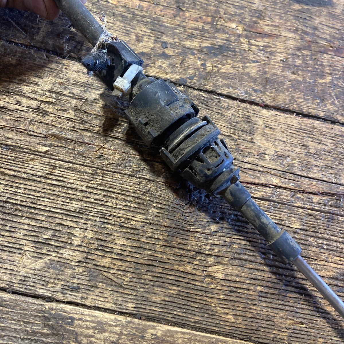 2003 - 2007 DODGE RAM 2500 3500 CUMMINS AUTOMATIC TRANS SHIFTER CABLE 52107846